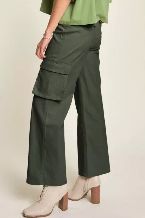 wholesale clothing flap pocket mid rise straight leg wide cargo pants davi & dani