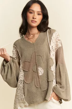 wholesale clothing hoodie oversized knnit top with flower patch davi & dani