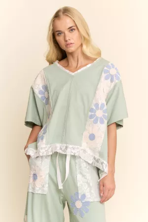 wholesale clothing floral patchworj detail short sleeve top davi & dani