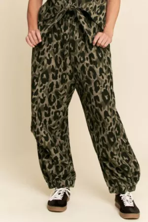 wholesale clothing leopard print relaxed pants davi & dani