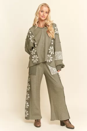 wholesale clothing heavy waffle knit flower v neck sweatshirt top davi & dani